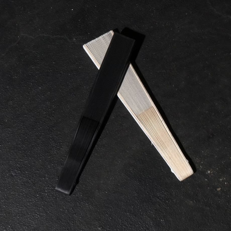 【お取り寄せ注文可能】Leather Sensu(BLACK)