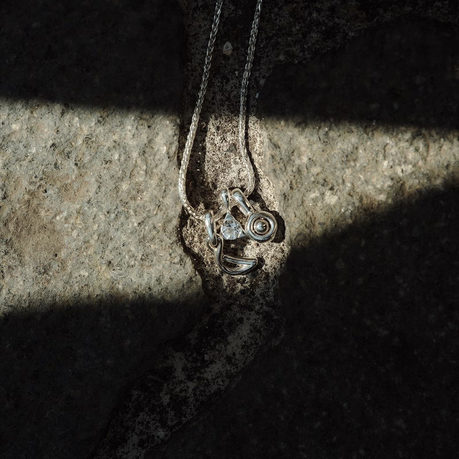 【お取り寄せ注文可能】Triangle Charm