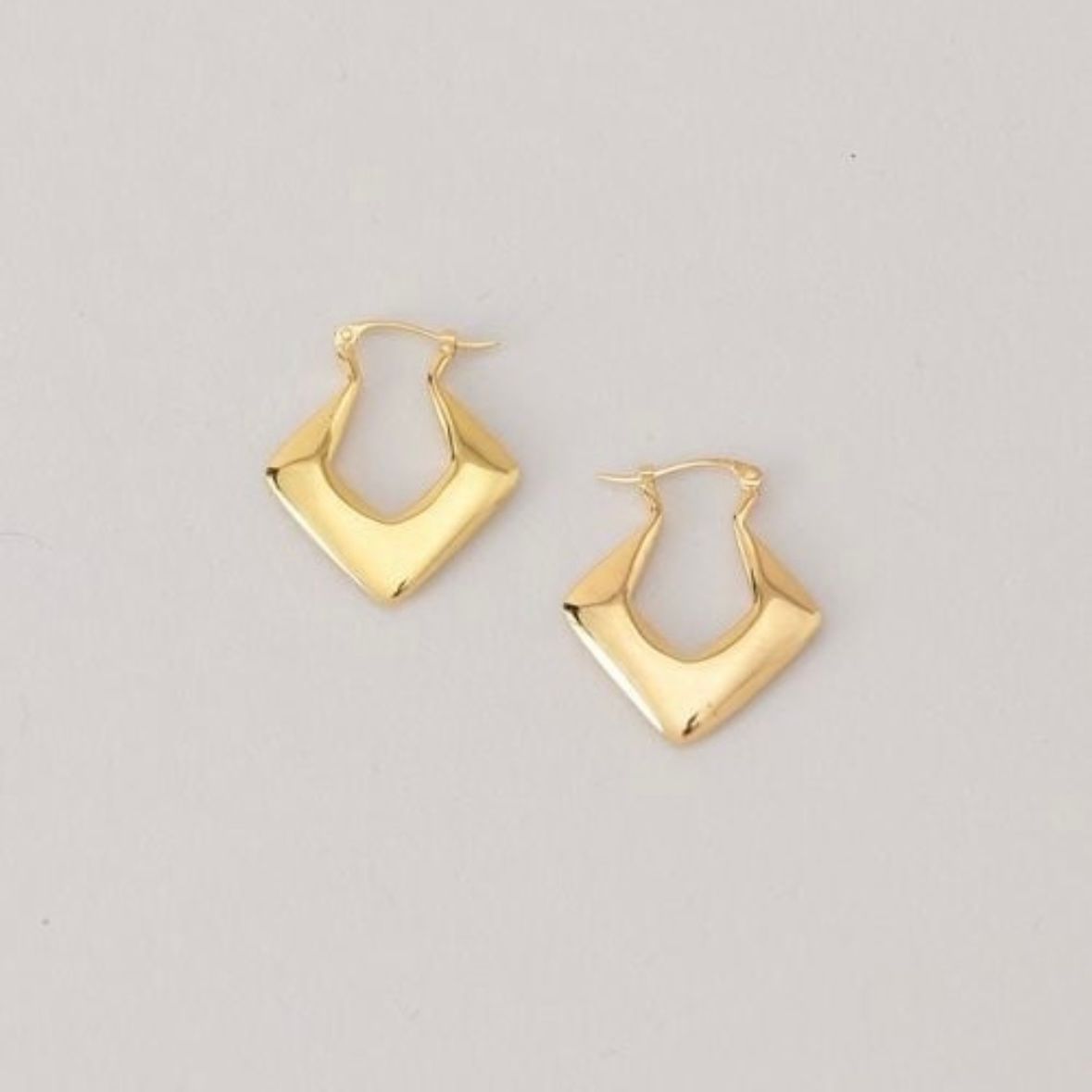 【残り一点】YU-KIN Dia Shape Earrings(両耳用）