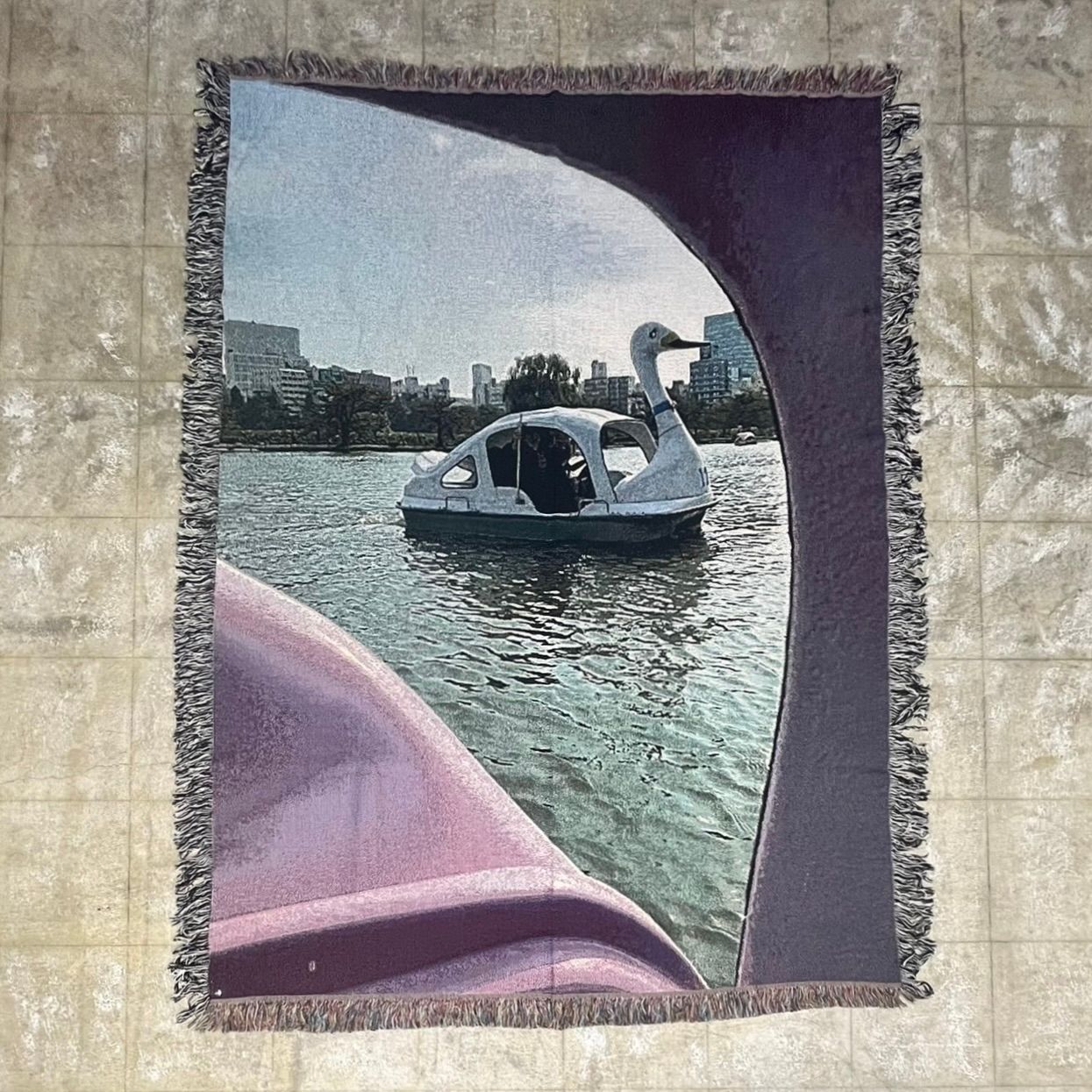 【残り一点】Swans Inside Blanket