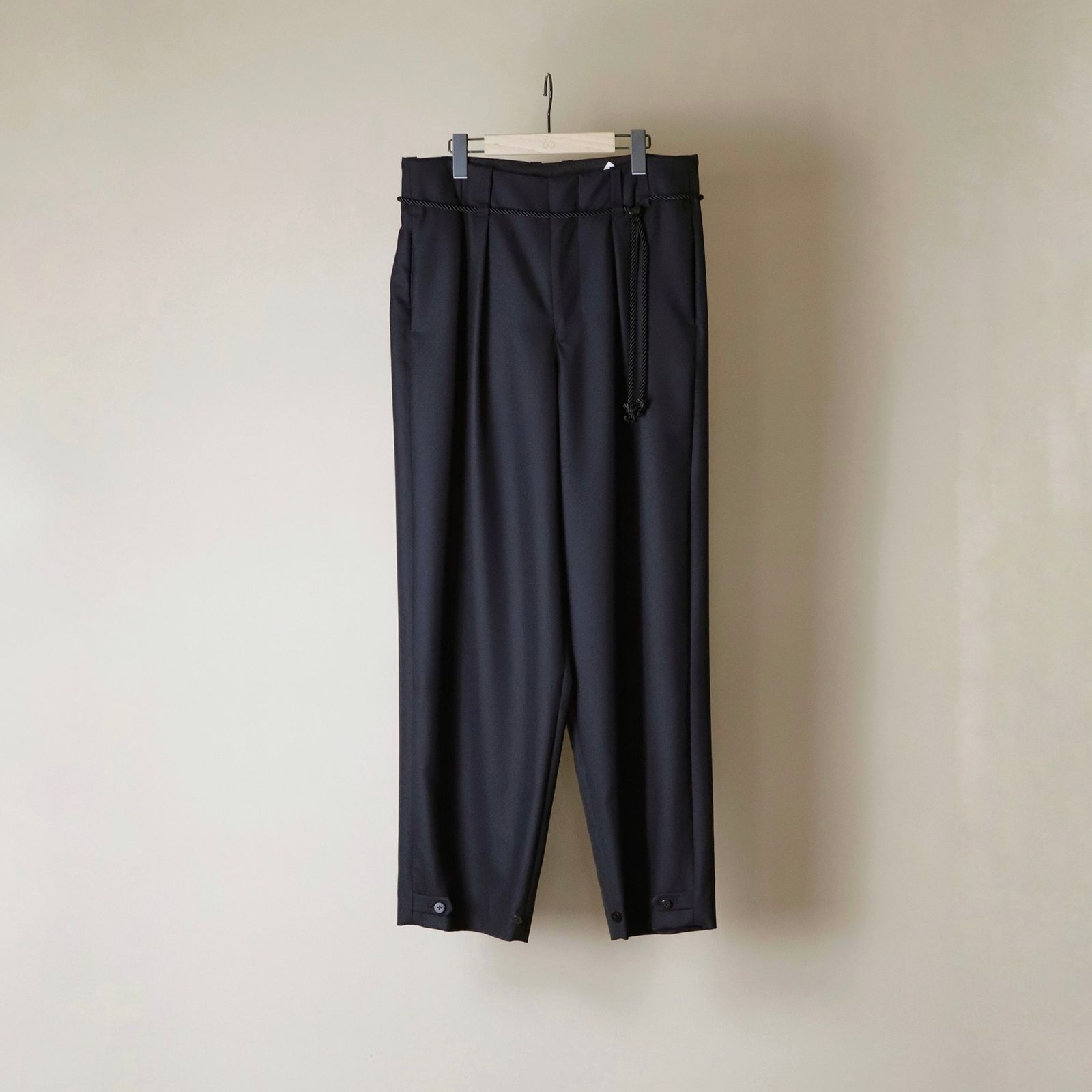 【残り一点】Squeeze Slacks