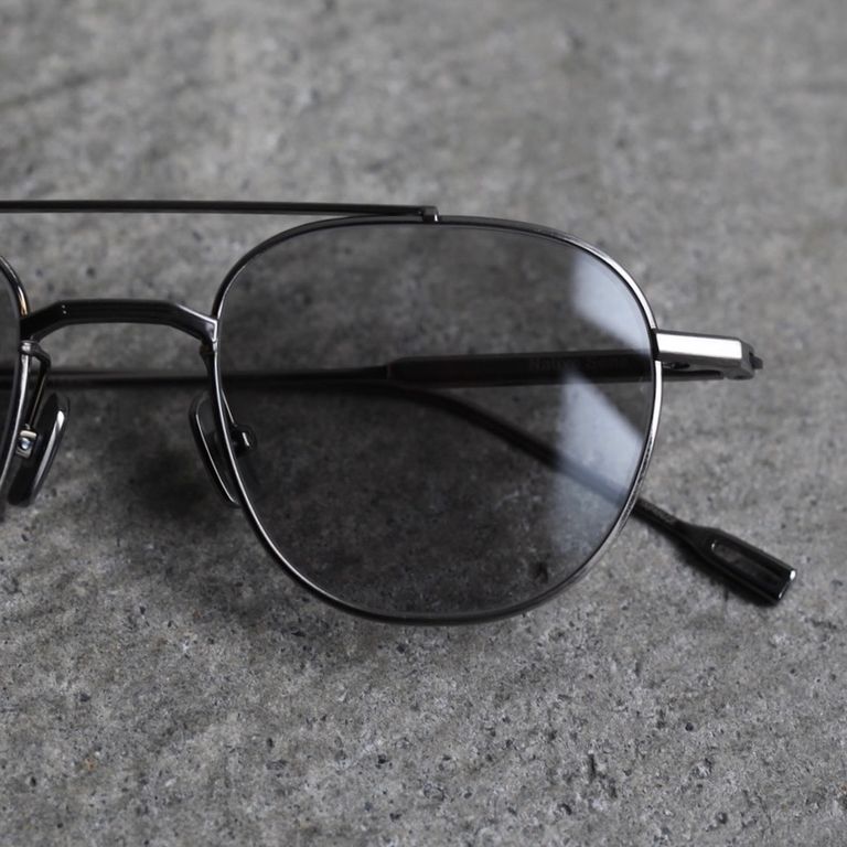 レンズ : LIGHT GREY