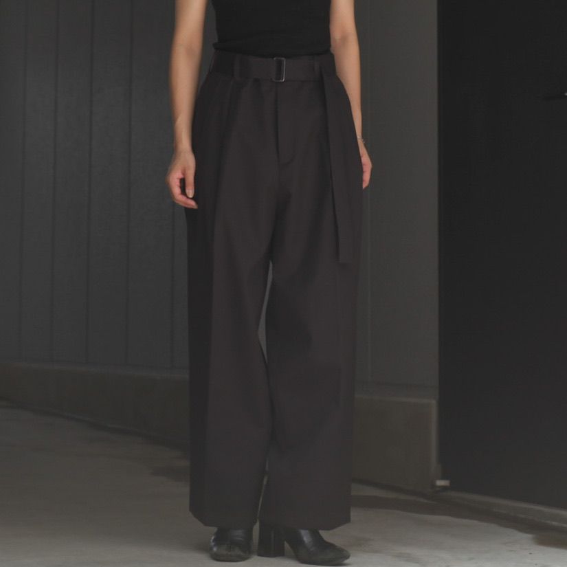 BELTED WIDE STRAIGHT TROUSERS | gulatilaw.com