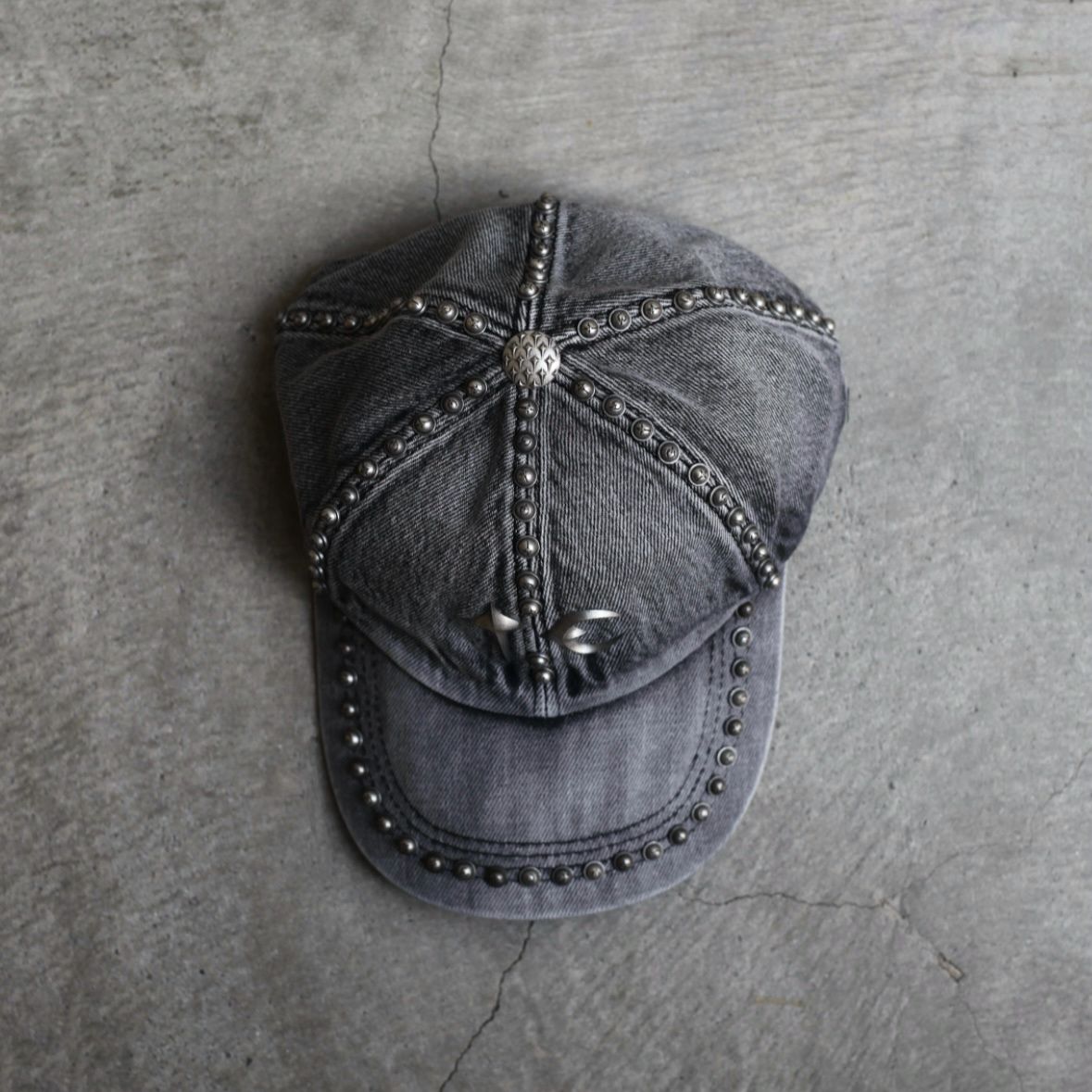 【残りわずか】Studded Denim Cap