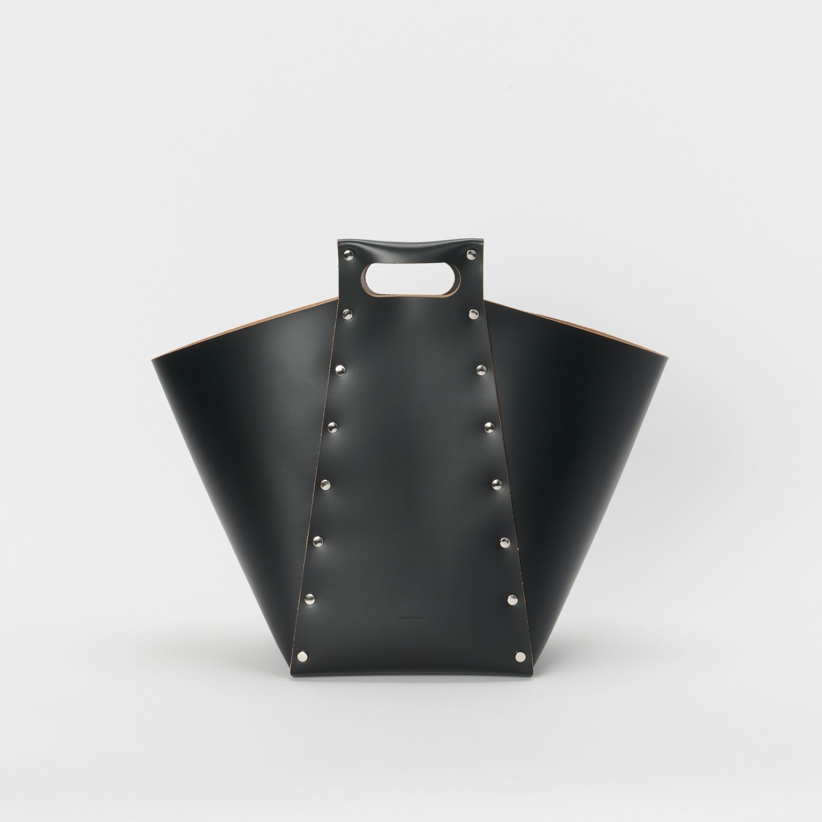 【次回入荷9月下旬予定】Assemble Pyramid Bag_L(BLACK)