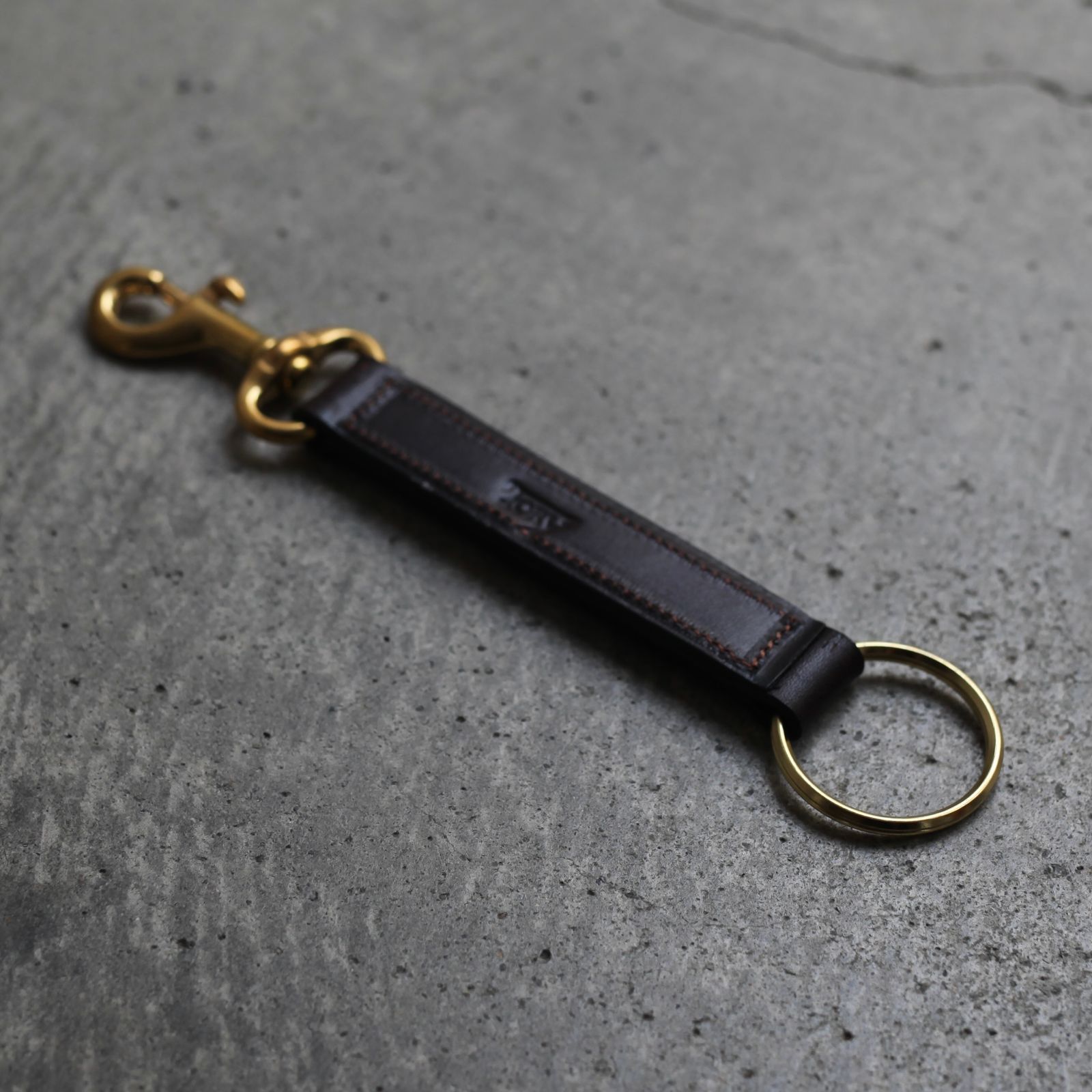【残りわずか】Brass Bolt Snap Key Fobs(HAVANA)