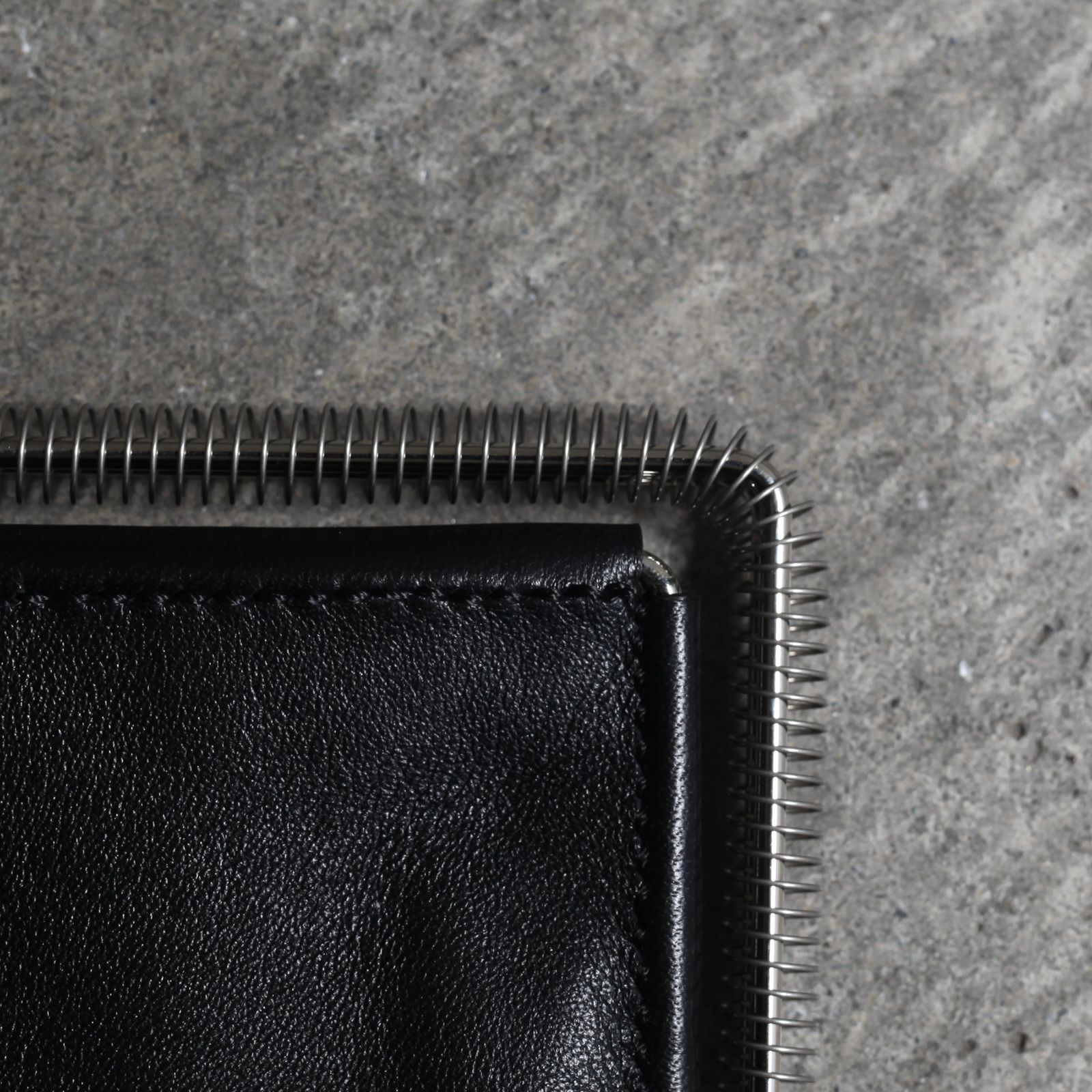 【残り一点】Coil Spring Coin Case(HOOKE_LAMB)