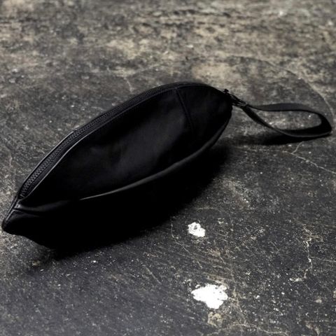 【お取り寄せ注文可能】Twisted Suspend Bag