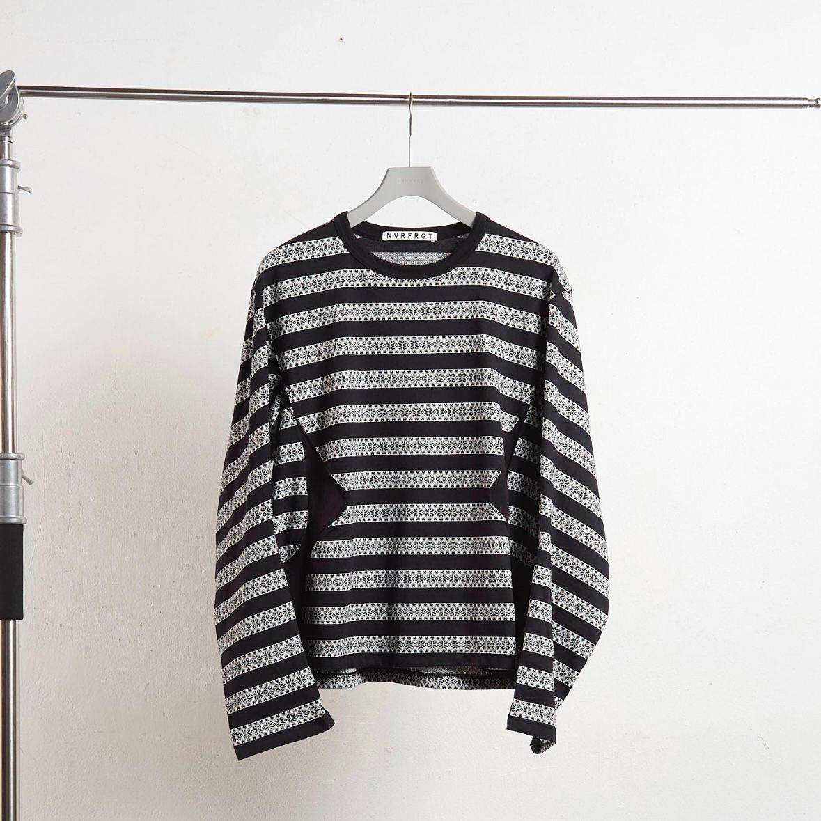 【残り一点】Nordic Pattern Jacquard L/S T-Shirt