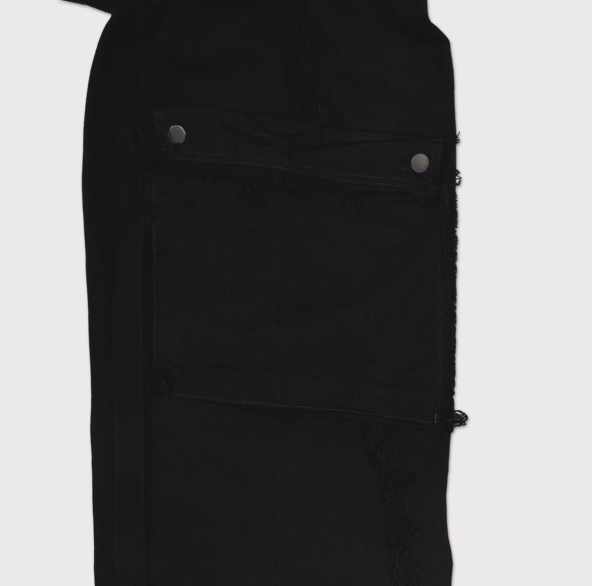 【残りわずか】Slash Seam Twist Cargo Jeans(AFTER BLACK)