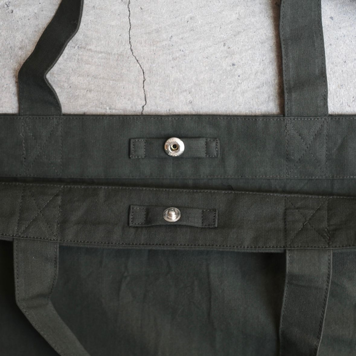 【残りわずか】Researcher Bag Large(OLIVE)