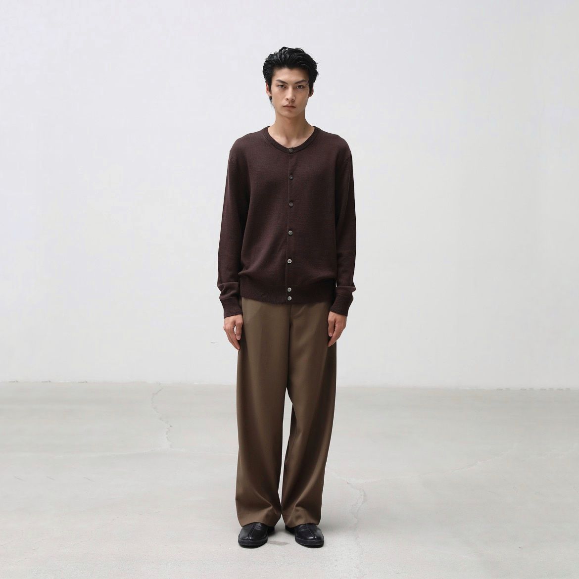 【残り一点】Solid Round Neck Cardigan