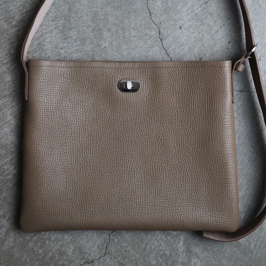 【残り一点】Twist Buckle Bag_S(TAUPE)