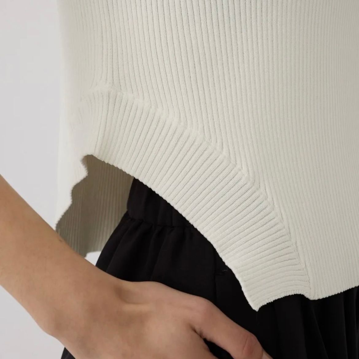 【残り一点】Round Hem Knit Tops