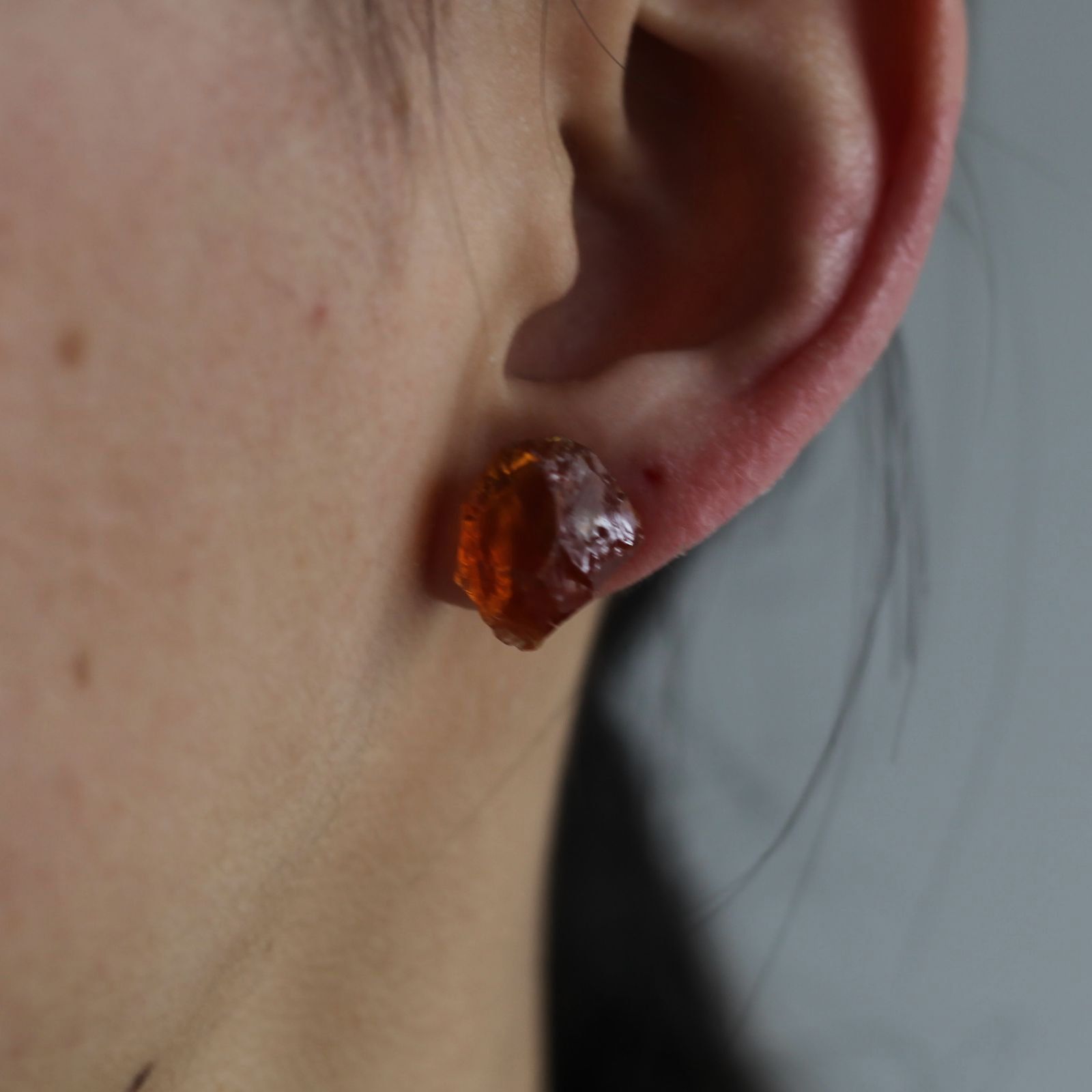 【お取り寄せ注文可能】Rough Stone Garnet Earrings(両耳用）