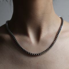 【残りわずか】Cube Necklace