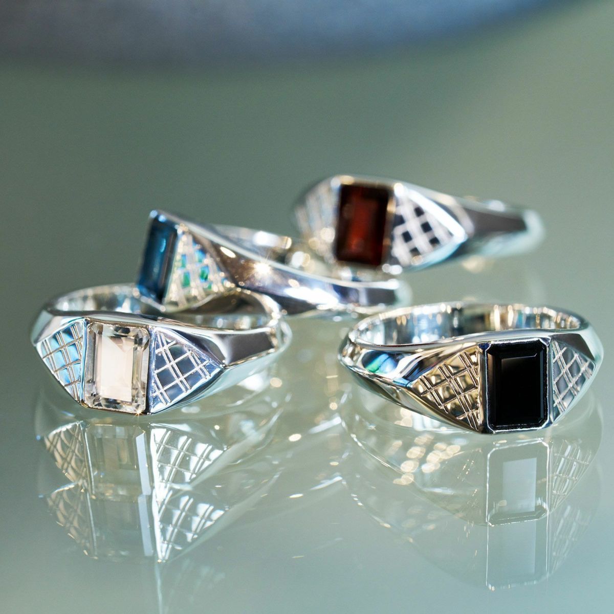 【お取り寄せ注文可能】Shine Pinky Ring(RED)