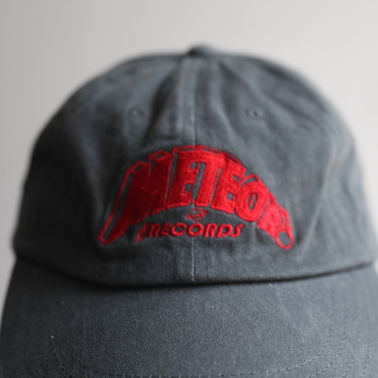 Bonne affaireMONCLER リバーシブル HAT Mサイズ Bluescentric - 【再販売通知受付可能】Meteor Records Hat