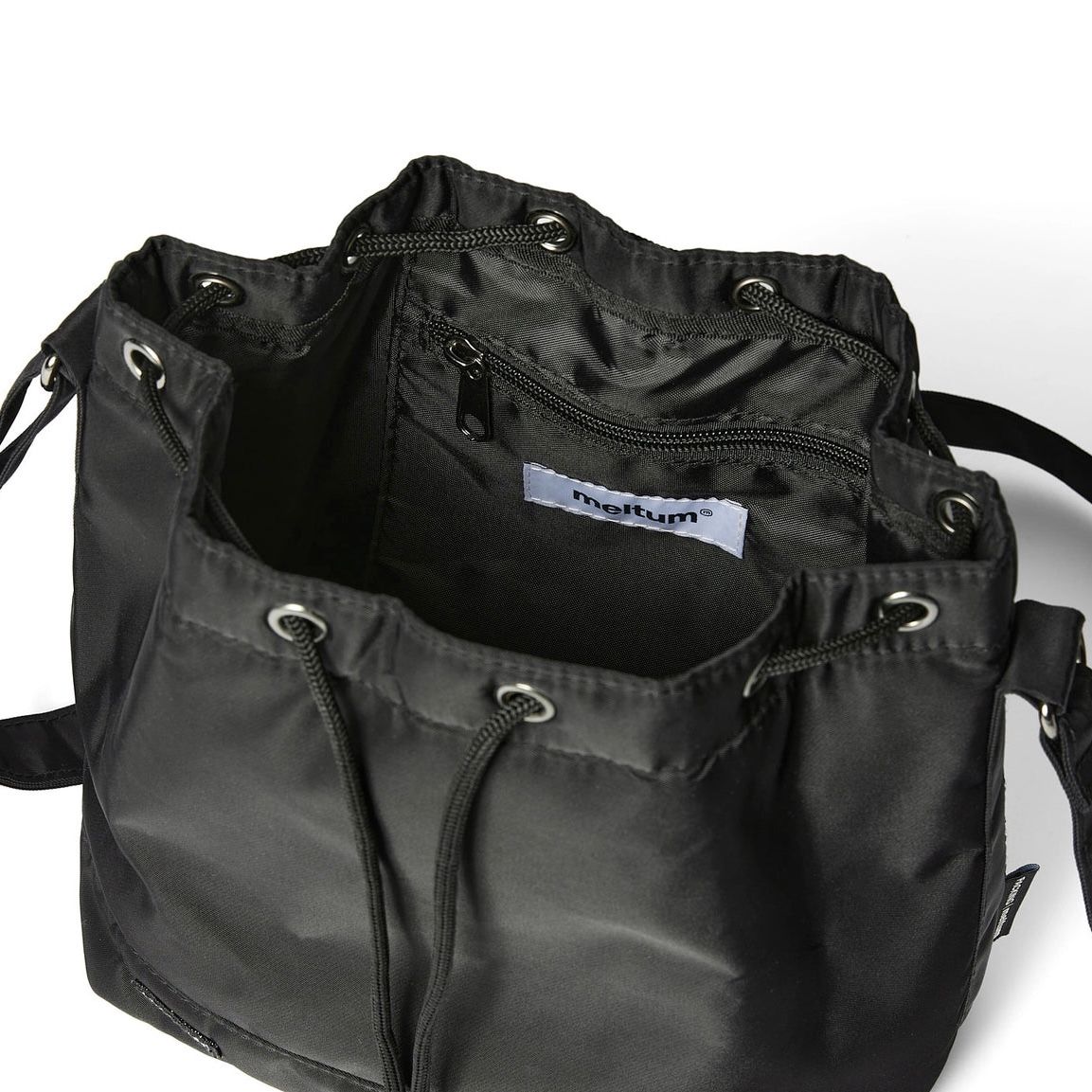 【残りわずか】Compact Drawstring Bag