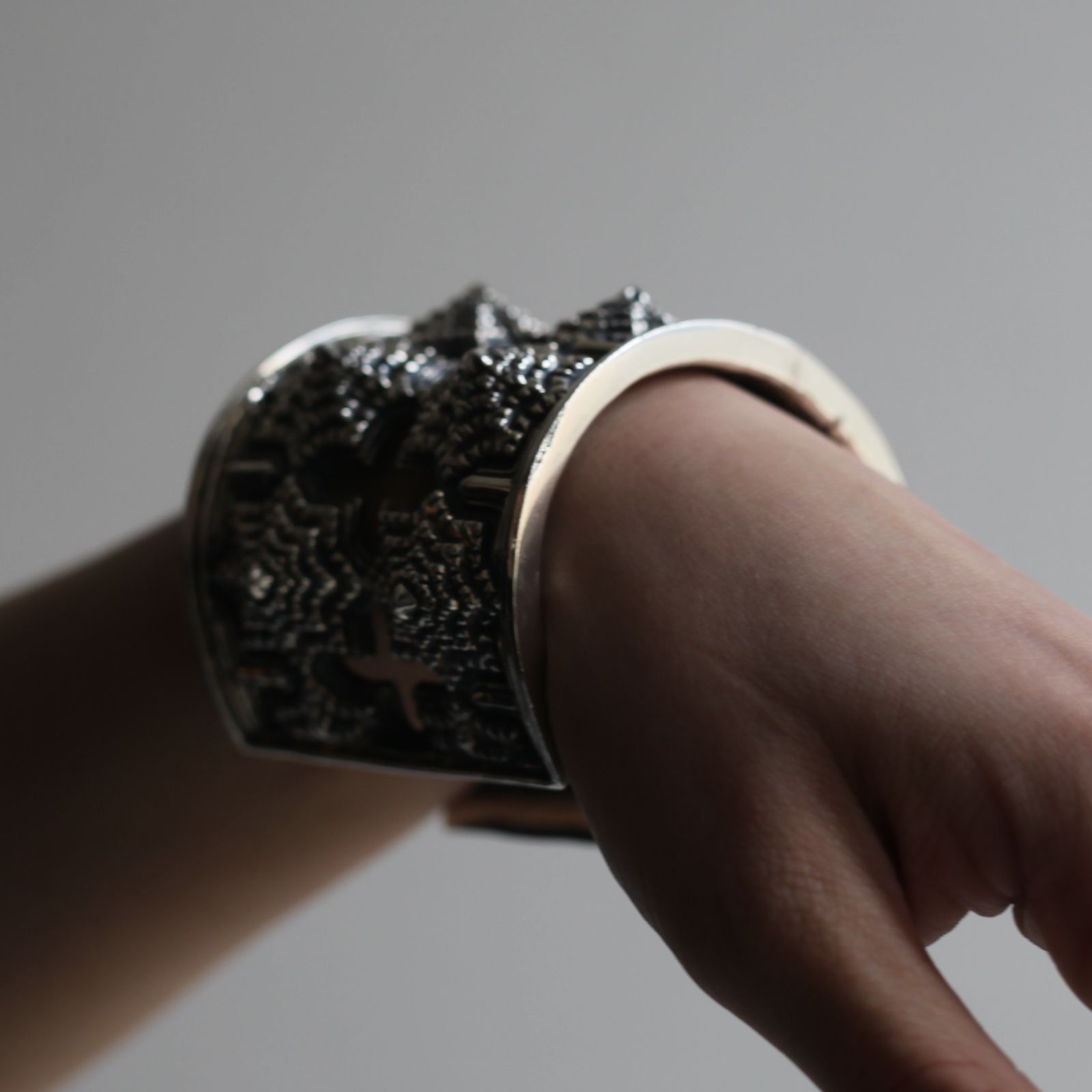 【お取り寄せ注文可能】Lights Bangle(SILVER)