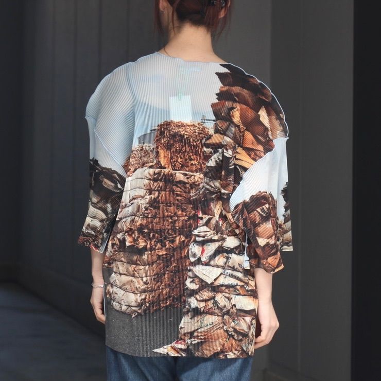 【残り一点】Sheer Graphic Relax Top