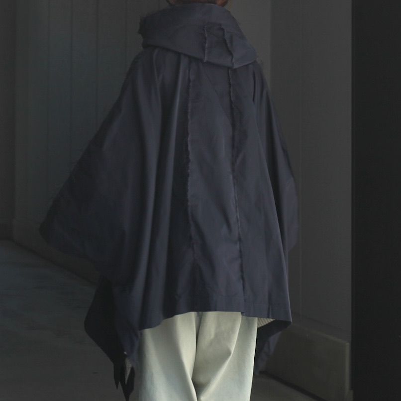 【残り一点】ポリエステルギャバジンフーデッドポンチョ