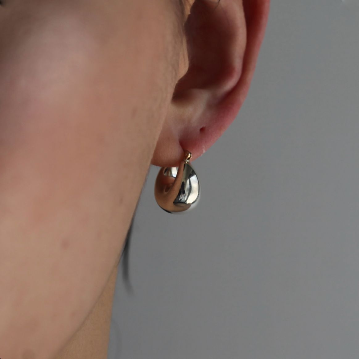 PREEK - 【お取り寄せ注文可能】Moon Hoop Earrings(両耳用