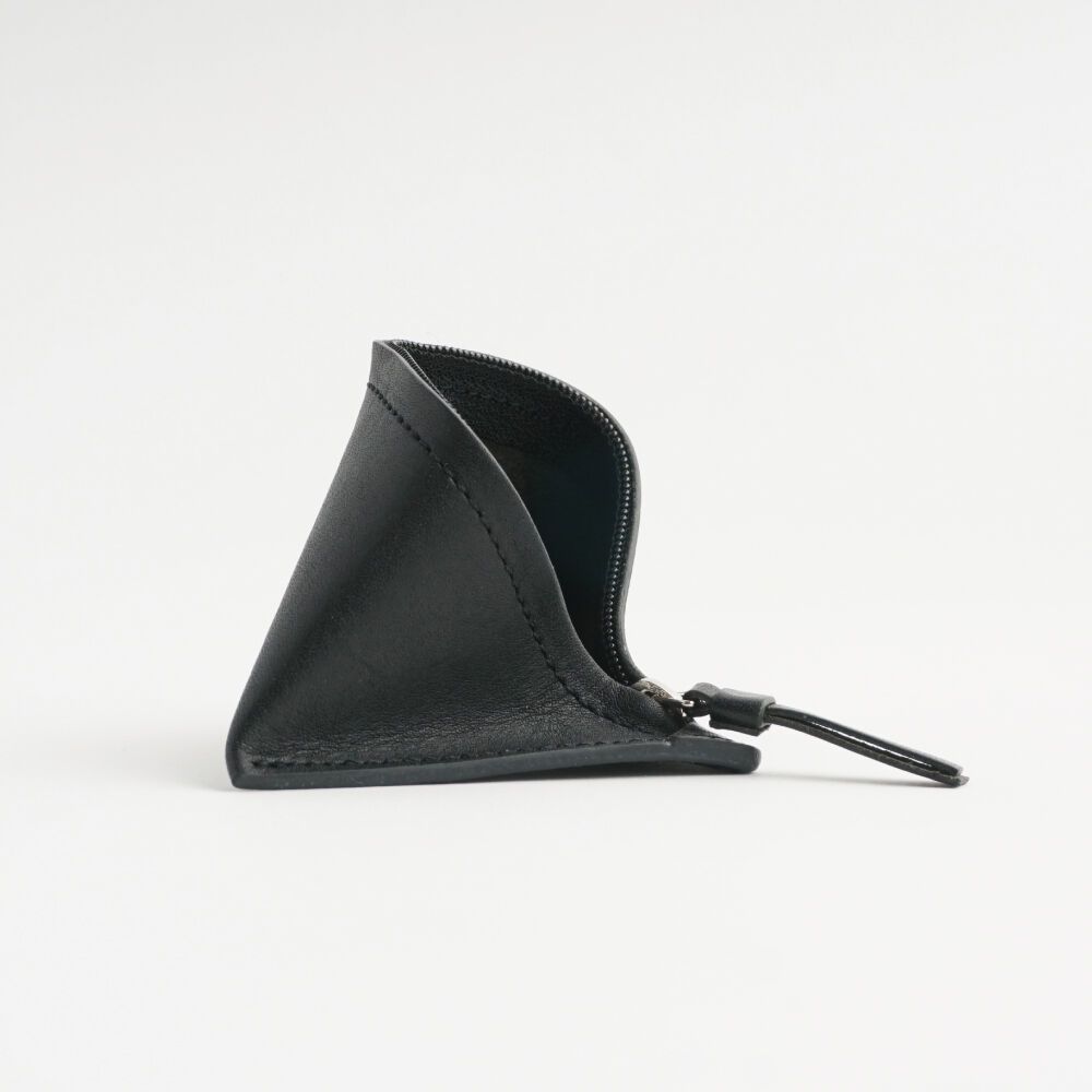 【残りわずか】Slant Coin Case
