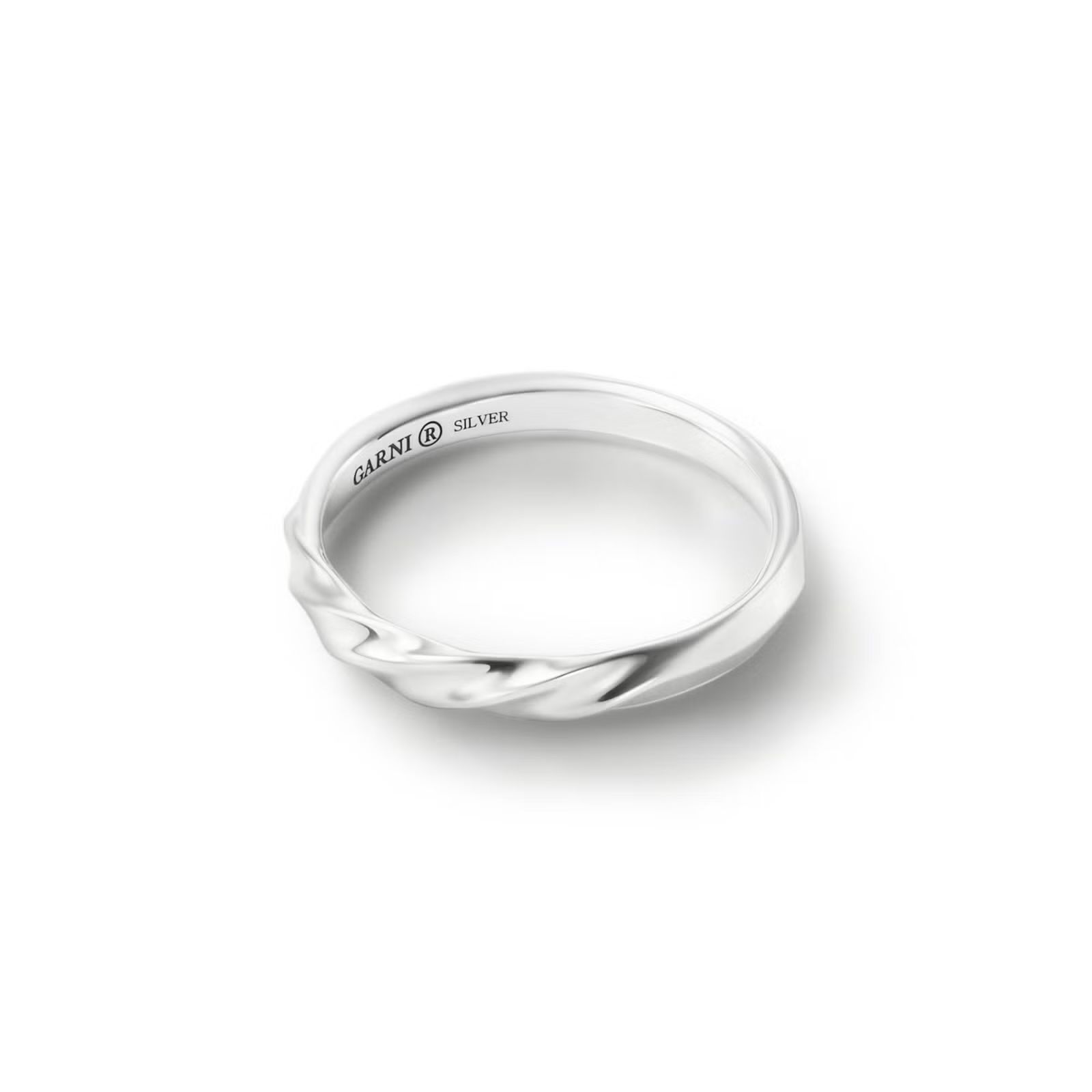 【お取り寄せ注文可能】Half Twist Ring M