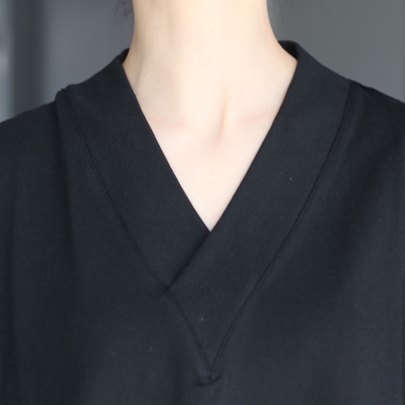 【残り一点】MBL VネックTee