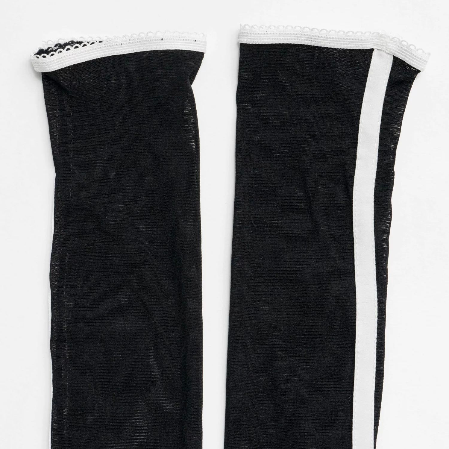 【残り一点】Sheer Line Socks