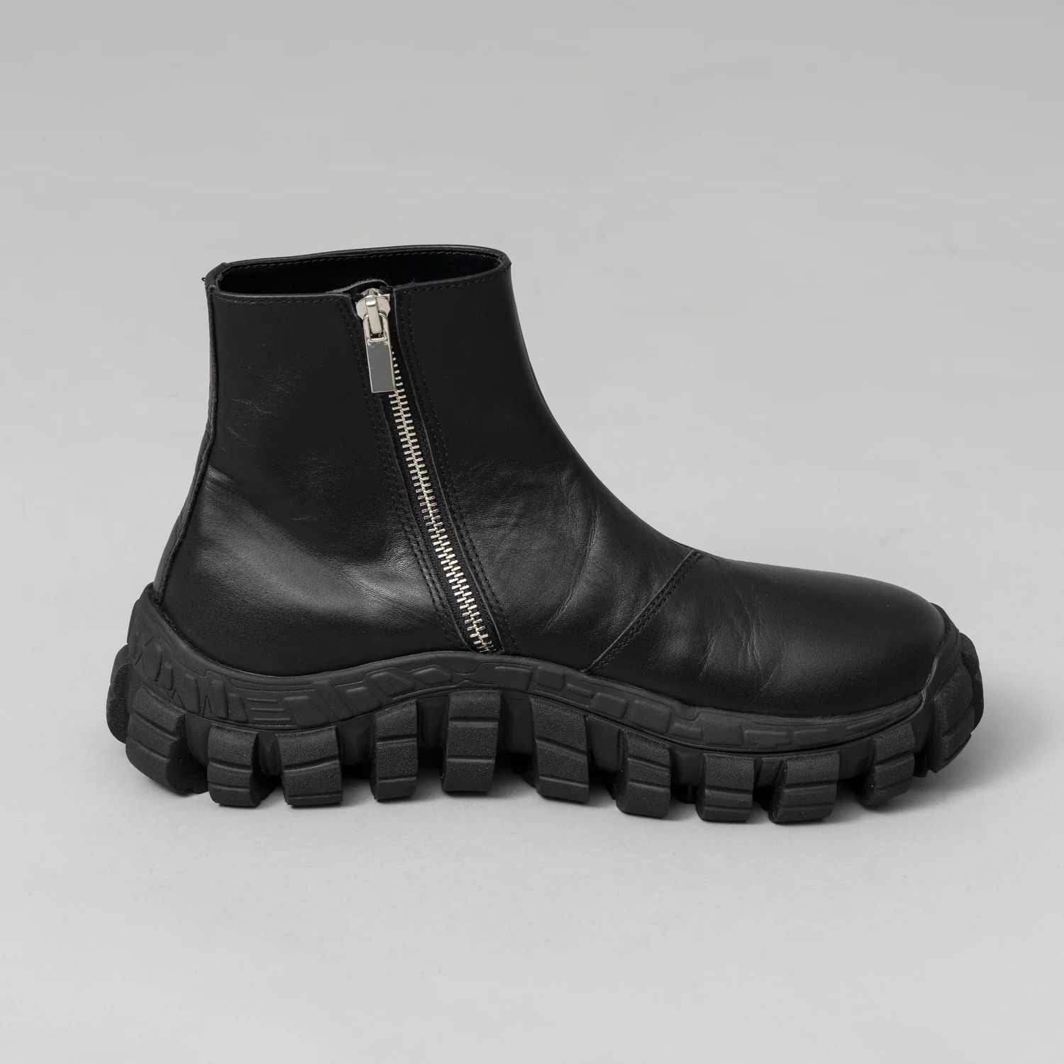 【残り一点】Rattling Sole Side Zip Boots