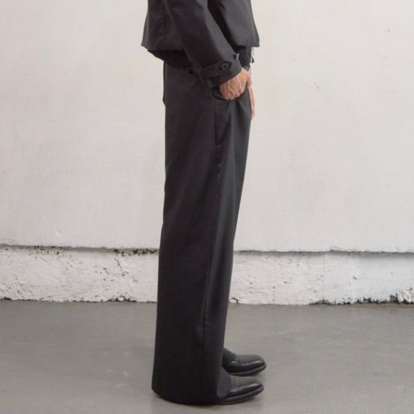 【残り一点】2Tucked Curved Leg Trousers