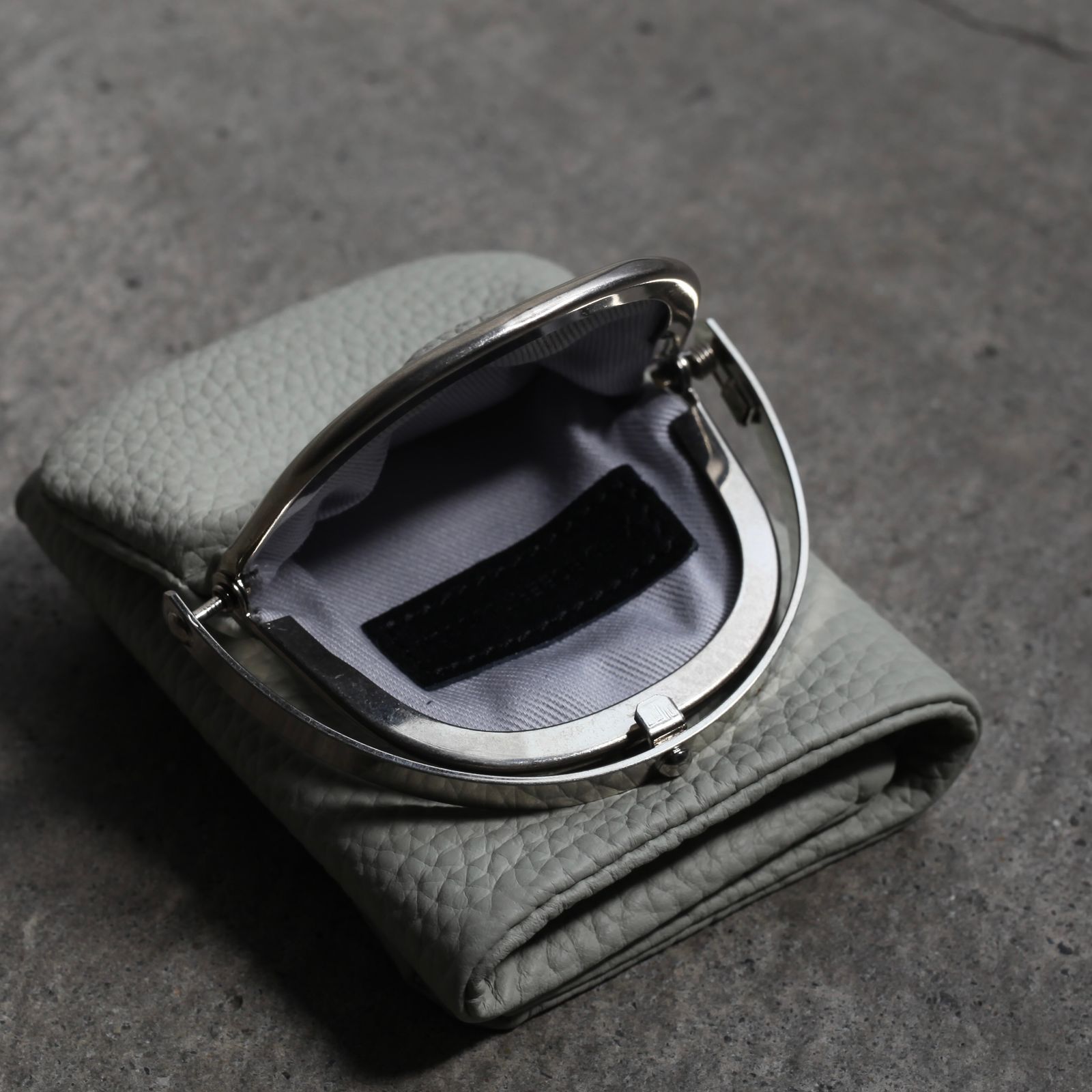 【残り一点】Frame Trifold Wallet(ODD_COW)