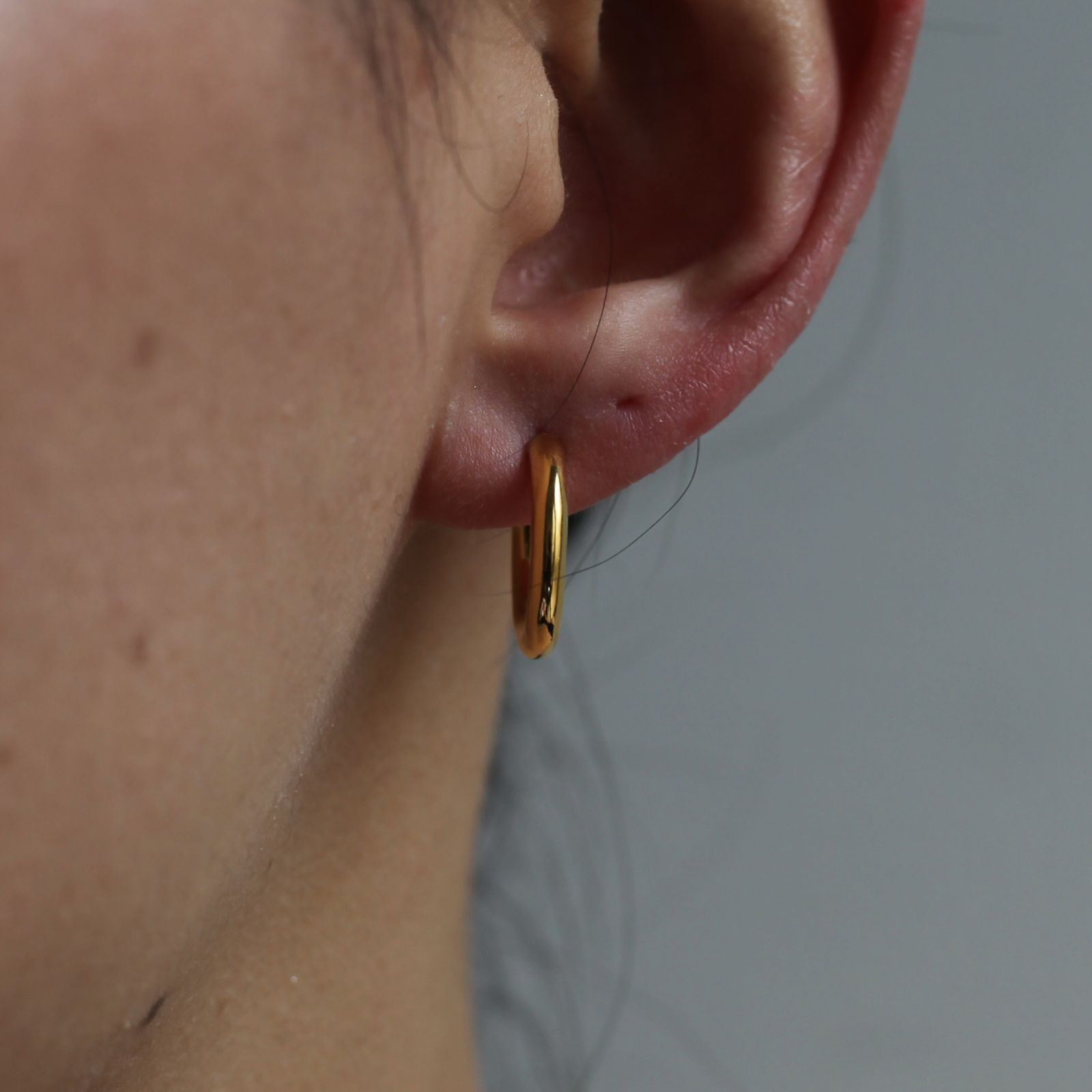 【残り一点】Slate Huggie 1cm(GOLD)