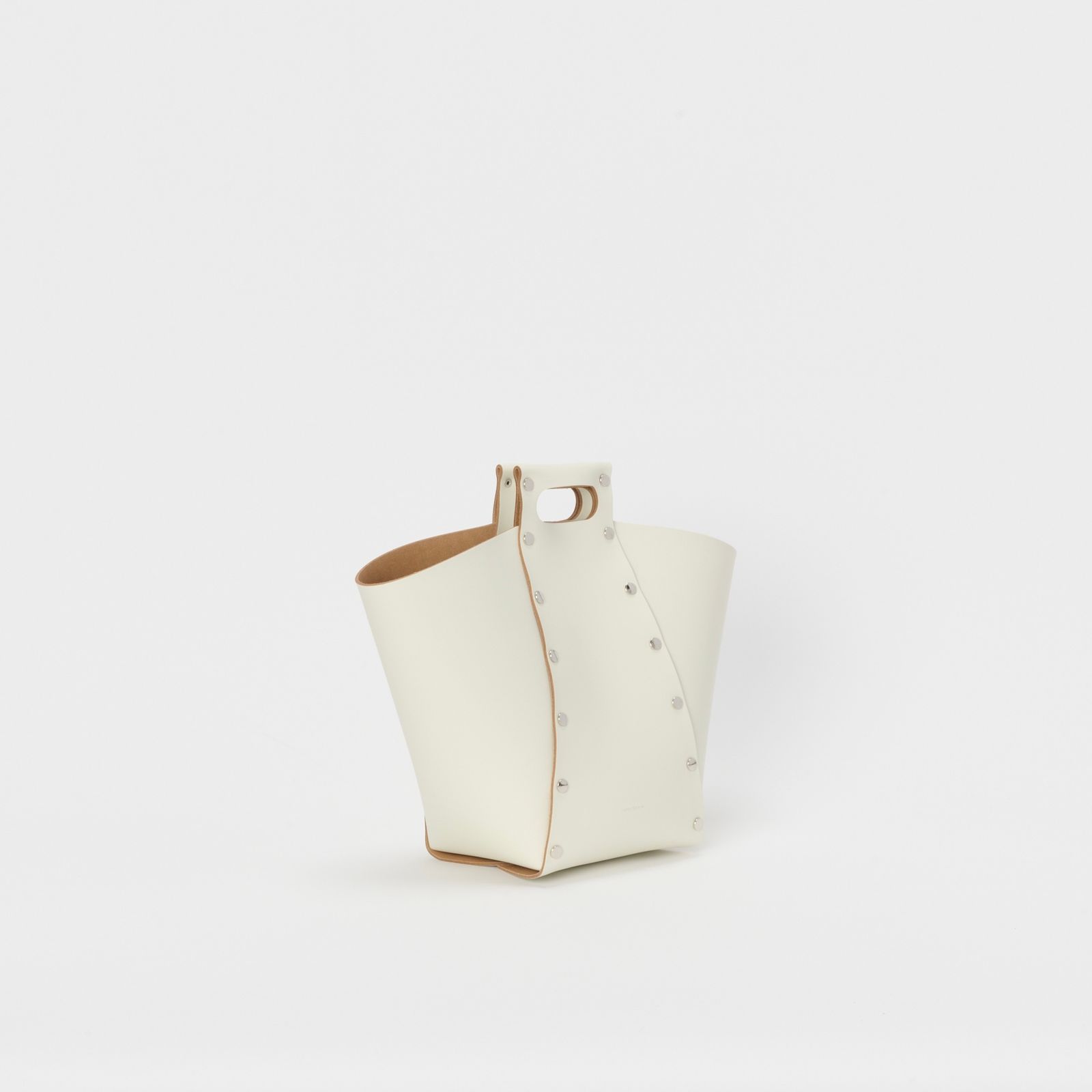 【次回入荷9月下旬予定】Assemble Pyramid Bag_M(WHITE)