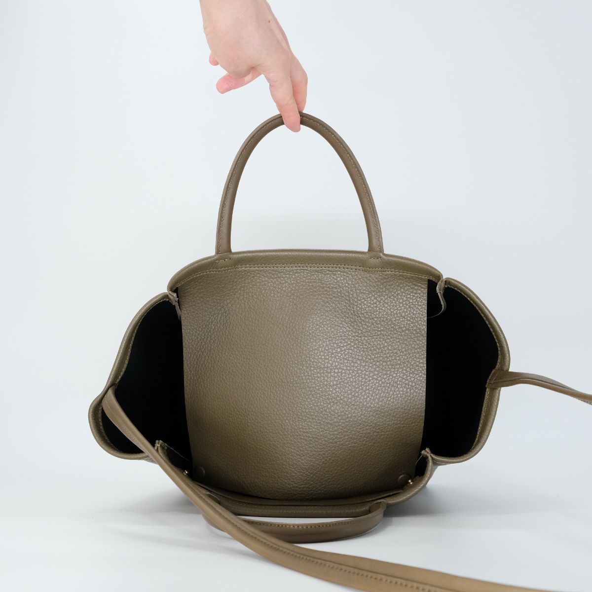 【残り一点】Handle Tote Medium