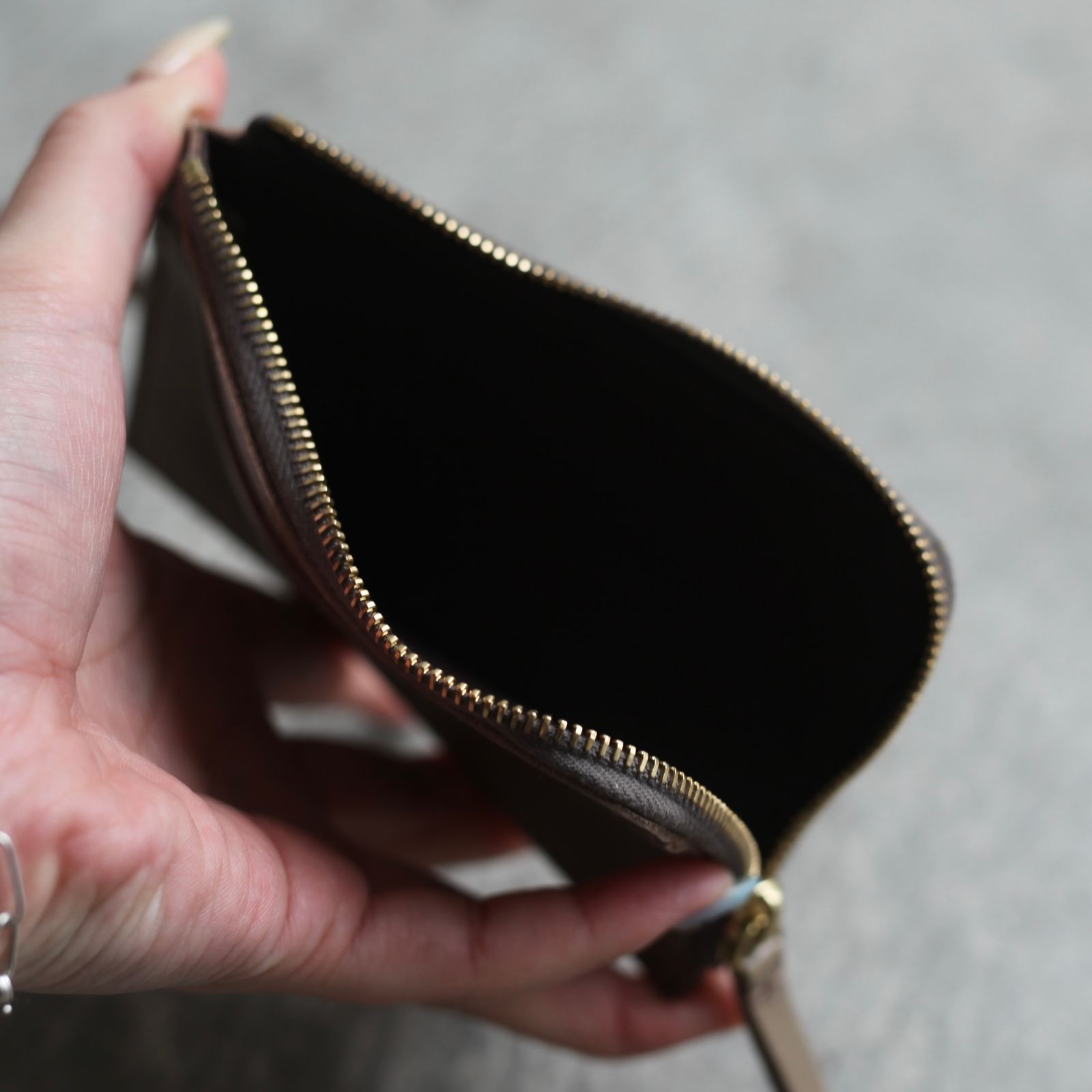 【残り一点】ネックウォレット