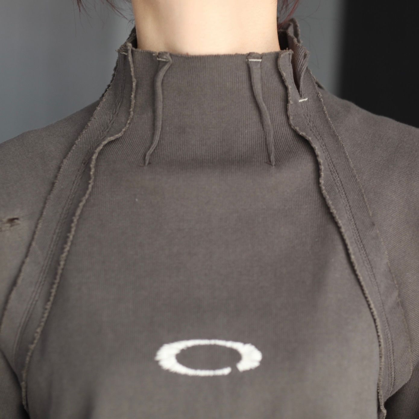 【残り一点】High Neck Cotton Logo Knit with Damaged(HIGH GAUGE RIB KNIT)