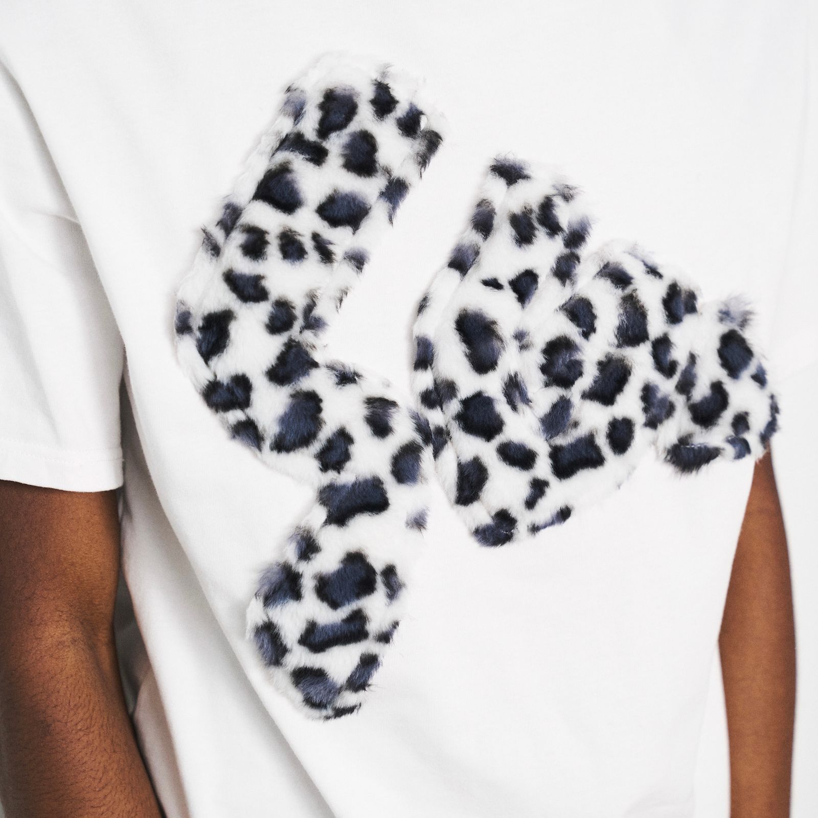 【残り一点】Faux Fur Patch Tee