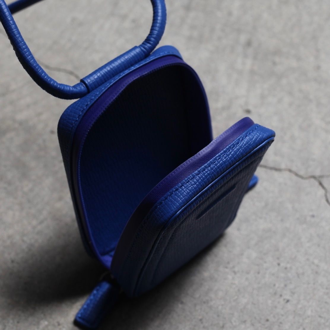 【残り一点】レザーストラップ付マイクロバッグ(LAPIS BLUE)