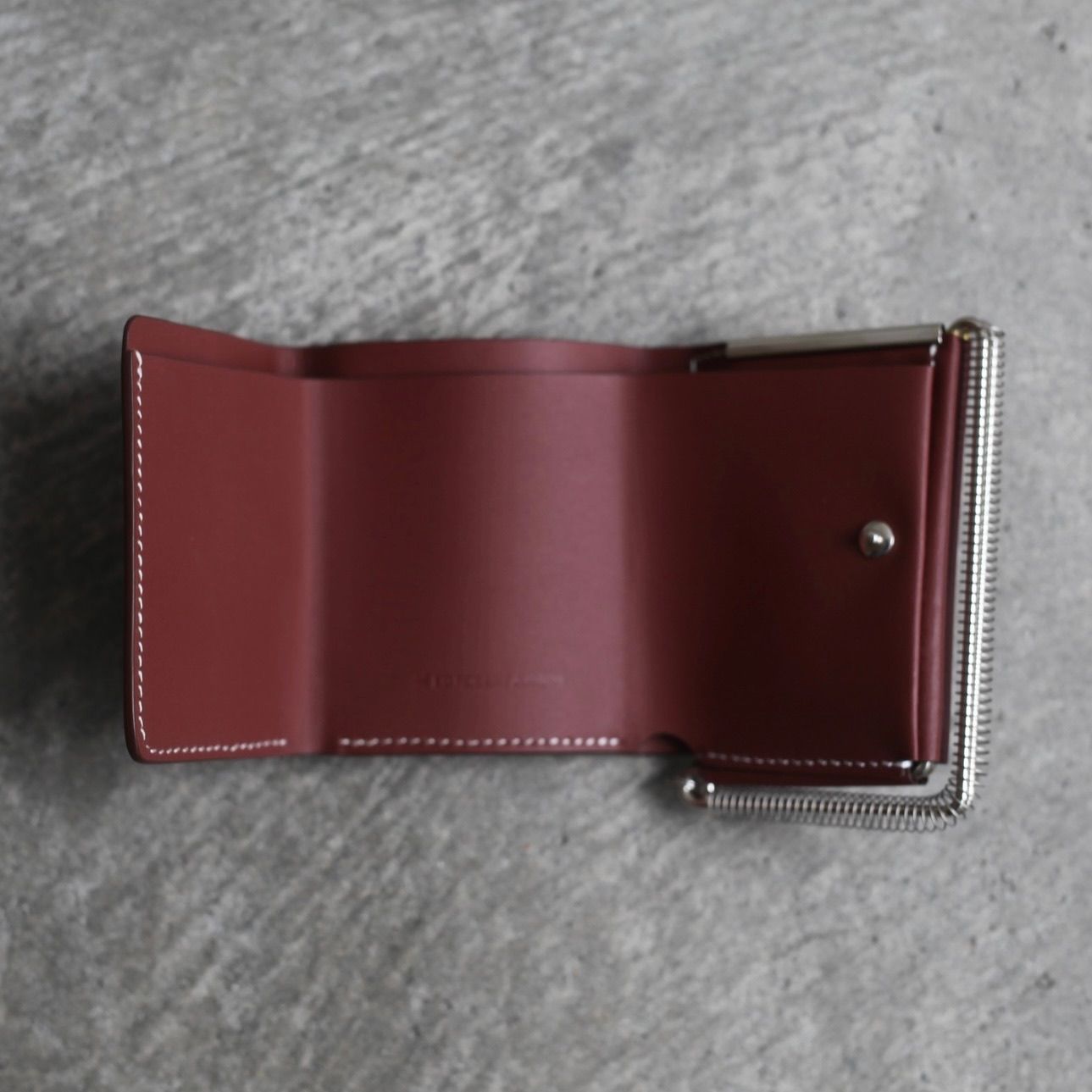 【残り一点】Coil Spring Trifold Wallet(HOOKE_COW)