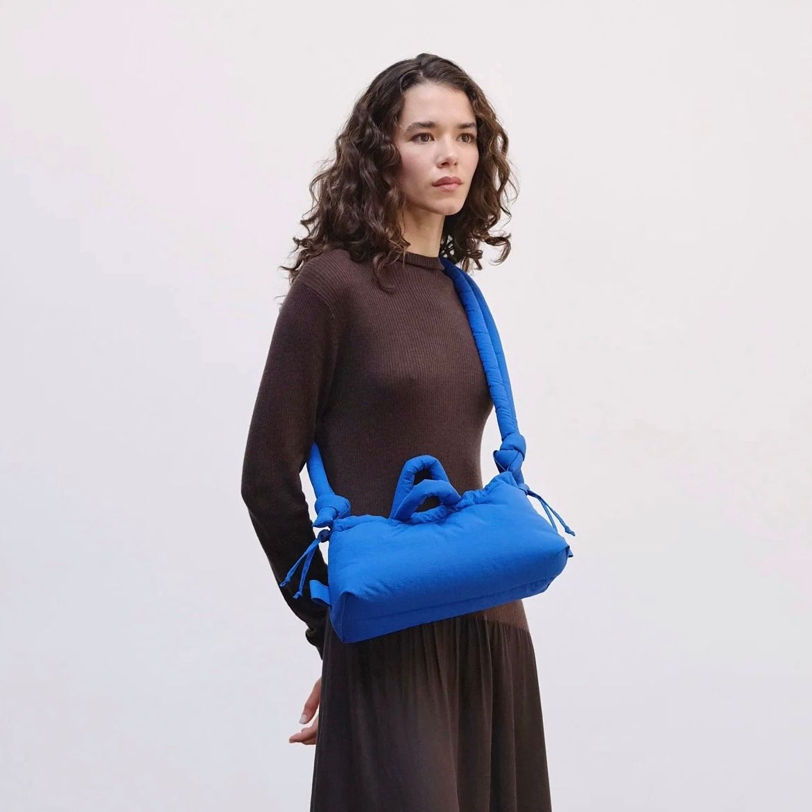 オレンド ショルダーバッグ ONA BAGUETTE BAG バゲット バッグ 公式】ÖLEND オレンド Ona Baguette Bag バッグ Sand – CHELSEA