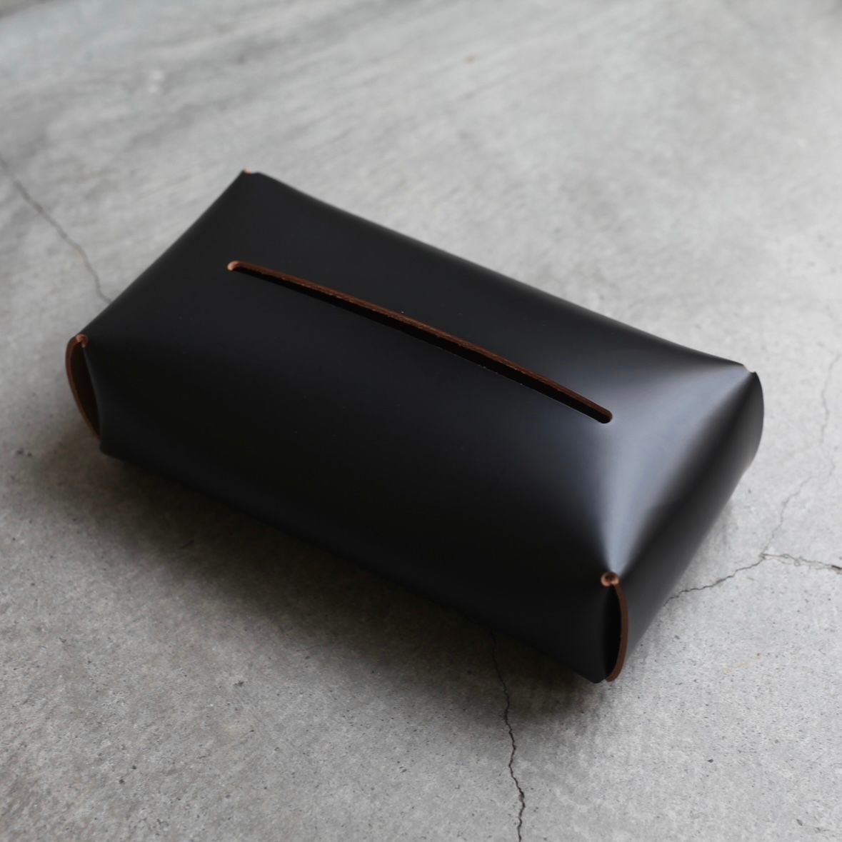 【次回入荷9月下旬予定】Assemble Tissue Case(BLACK)