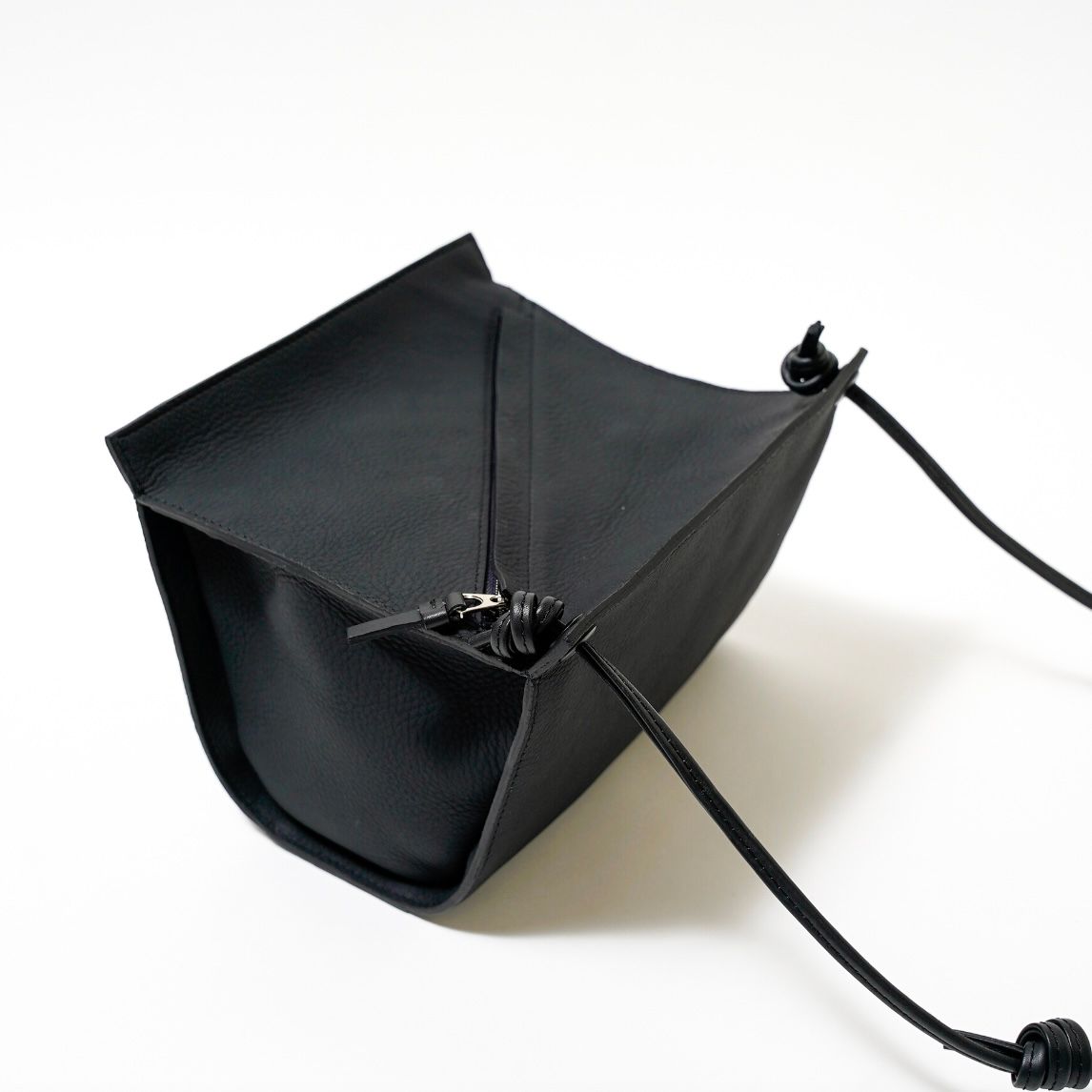 【残り一点】Herrie Box One Handle Pouch(DIPLO SKY)