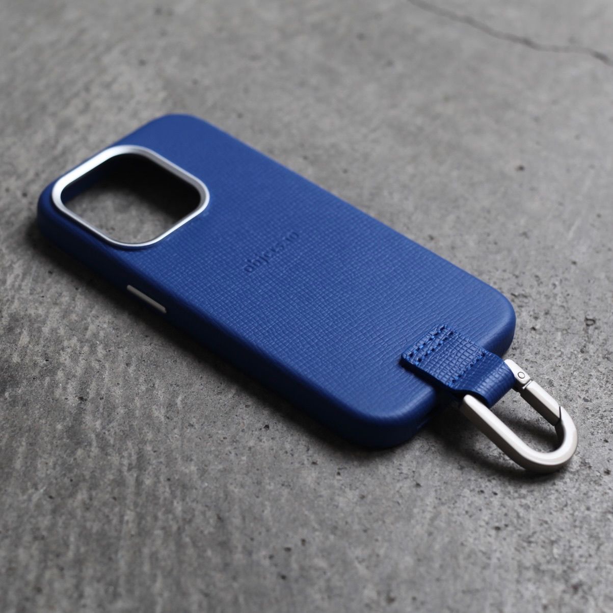 【残り一点】カラビナ付iPhoneケース(LAPIS BLUE)