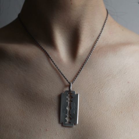 【残り一点】Razor Pendant