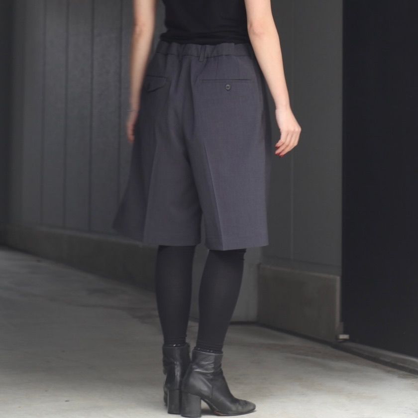 YOKO SAKAMOTO DOUBLE PLEATED SHORTS ナミカズ YOKO SAKAMOTO DOUBLE PLEATED SHORTS ナミカズ