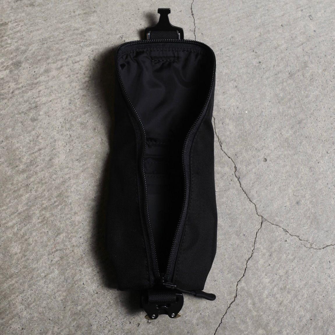 【再販売通知受付可能】Cable Pouch(BLACK×BLACK)