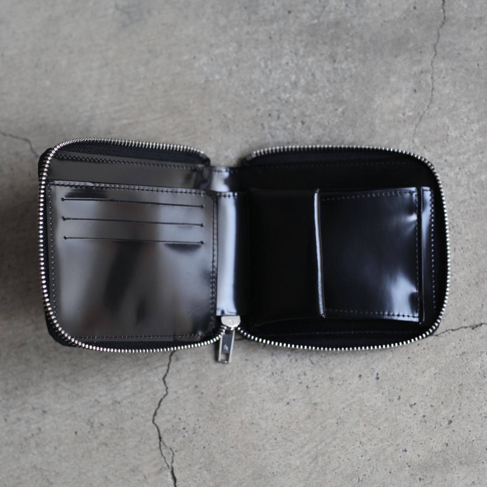 th products - 【残りわずか】Zip Around Wallet(BLACK×SILVER 